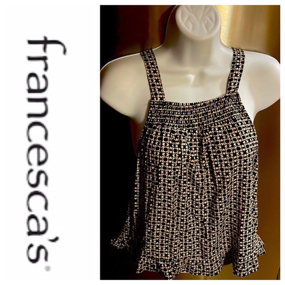Francesca's Collections Tops - Buy or bye-bye SALE⁉️Patterned Top 🖤